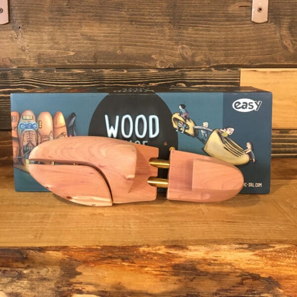 Tendiscarpe in legno di cedro - immagine 2