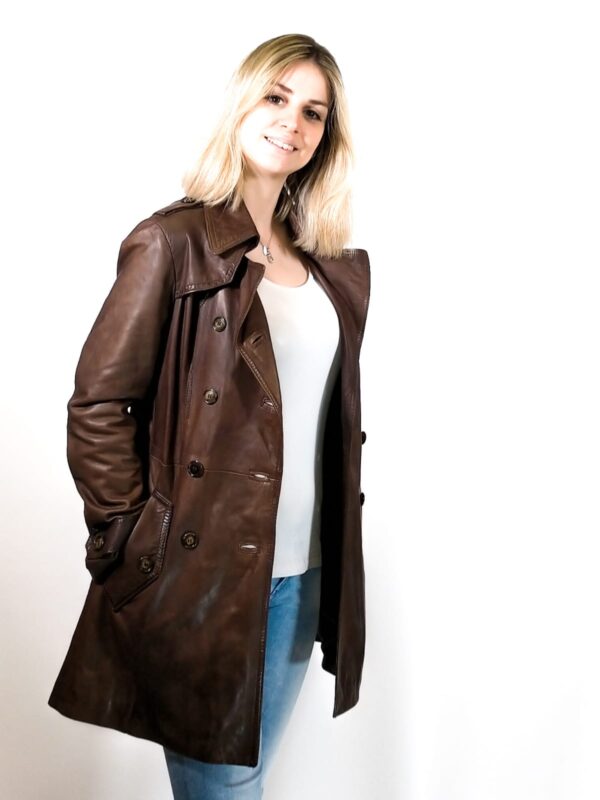 Woman trench coat in hand-buffered Tuscany leather - Image 2