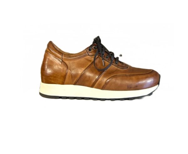 Women's leather sneakers
